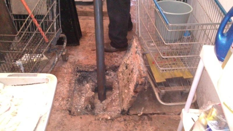 Desentupidor de esgoto residencial